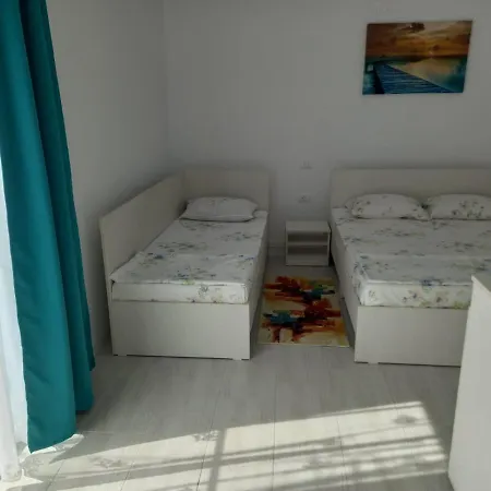 Apartament La Curte Anamaria Homestay *