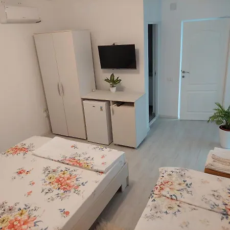 Apartament La Curte Anamaria